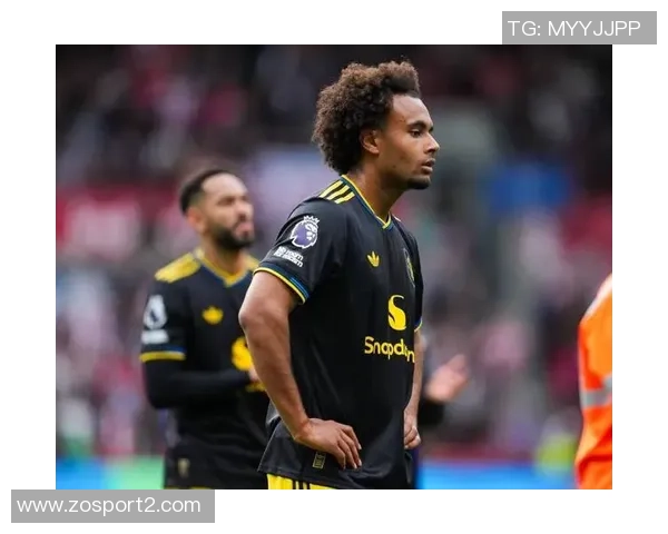 米体报道罗马租借齐尔克泽后买断费用或超3500万欧元具体金额待定